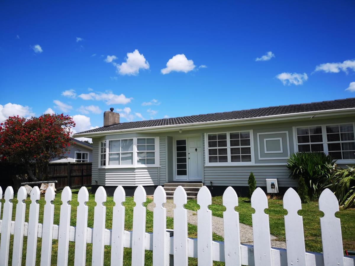 Cheerful 4 Bedroom Holiday Home Rotorua Exterior foto